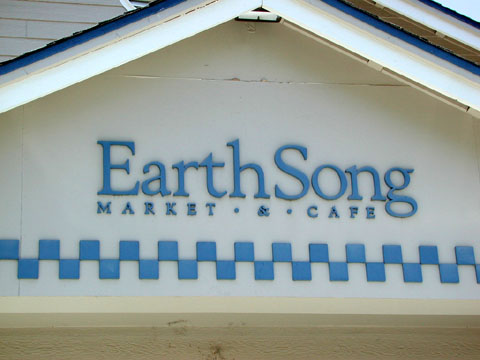 [EarthSong Market & Cafe]